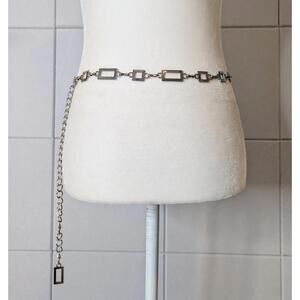 Vintage y2k silver tone geometric chain belt